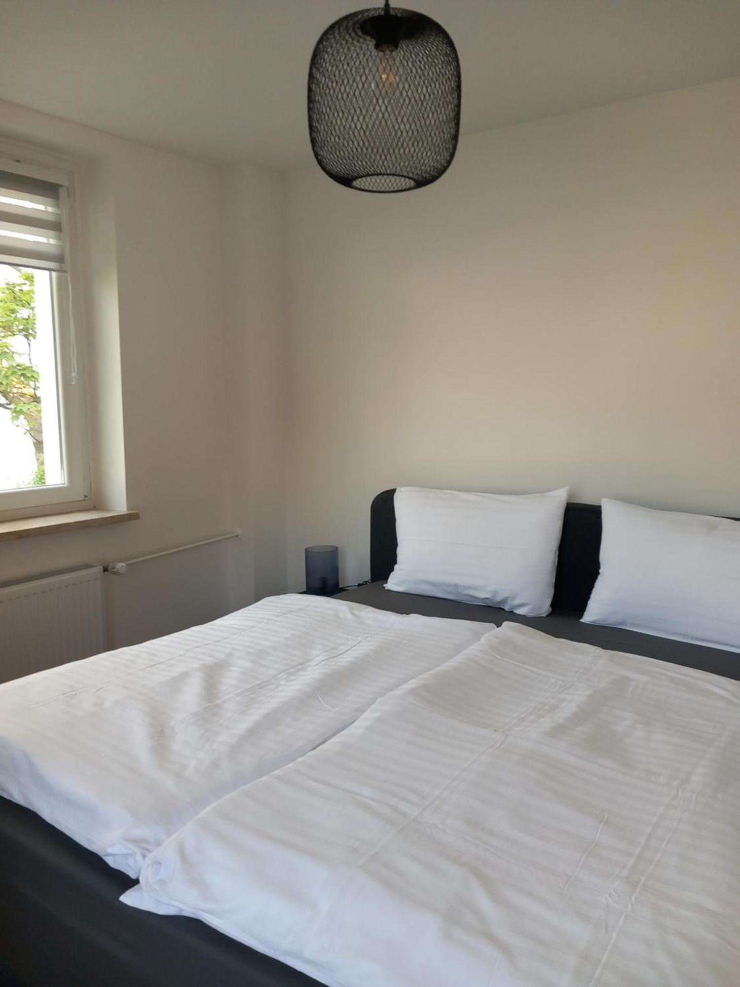 City Apartment Duisburg 1#Netflix &Wlan &Kingsize Bett &Kaffee Maschine & Central & 500M Innenhafen & 2 Min U Bahn Exterior foto