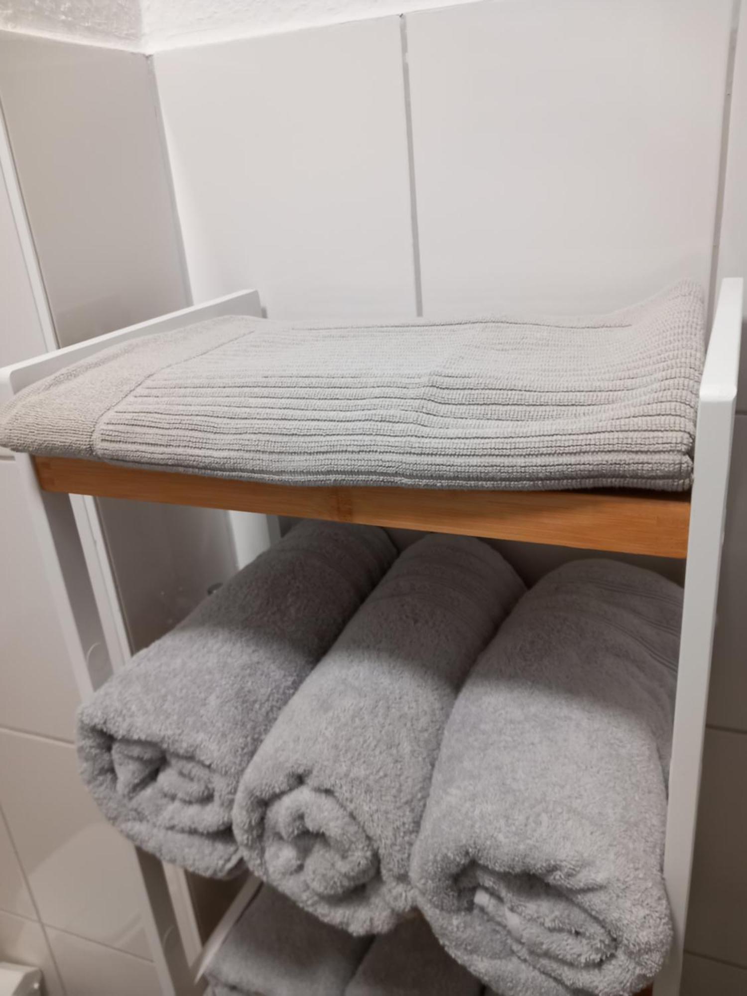 City Apartment Duisburg 1#Netflix &Wlan &Kingsize Bett &Kaffee Maschine & Central & 500M Innenhafen & 2 Min U Bahn Exterior foto